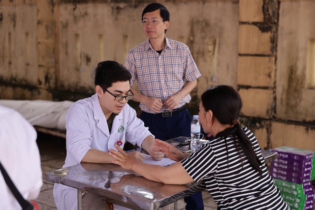 Khởi động 2 hành trình lớn 'Tôi yêu Tổ quốc tôi' và 'Thầy thuốc trẻ làm theo lời Bác'- Ảnh 7.