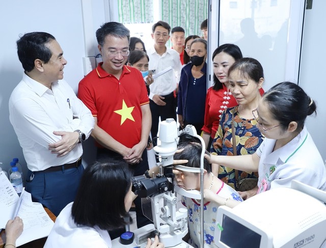 Khởi động 2 hành trình lớn 'Tôi yêu Tổ quốc tôi' và 'Thầy thuốc trẻ làm theo lời Bác'- Ảnh 4.