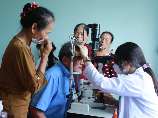 Bộ trưởng Đào Hồng Lan: Chăm sóc sức khỏe người dân từ sớm, từ xa và ngay tại cơ sở- Ảnh 10.