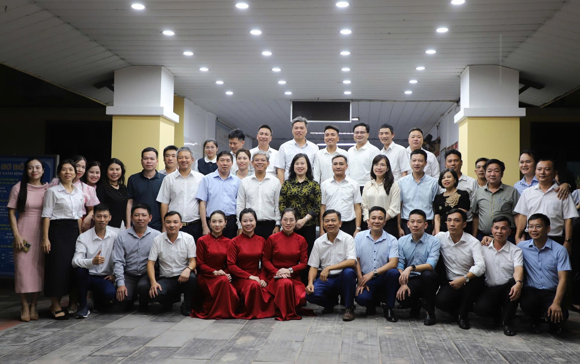 Bộ trưởng Đào Hồng Lan: Sẽ bảo đảm chế độ tốt hơn cho cán bộ y tế điều trị bệnh phong- Ảnh 6.
