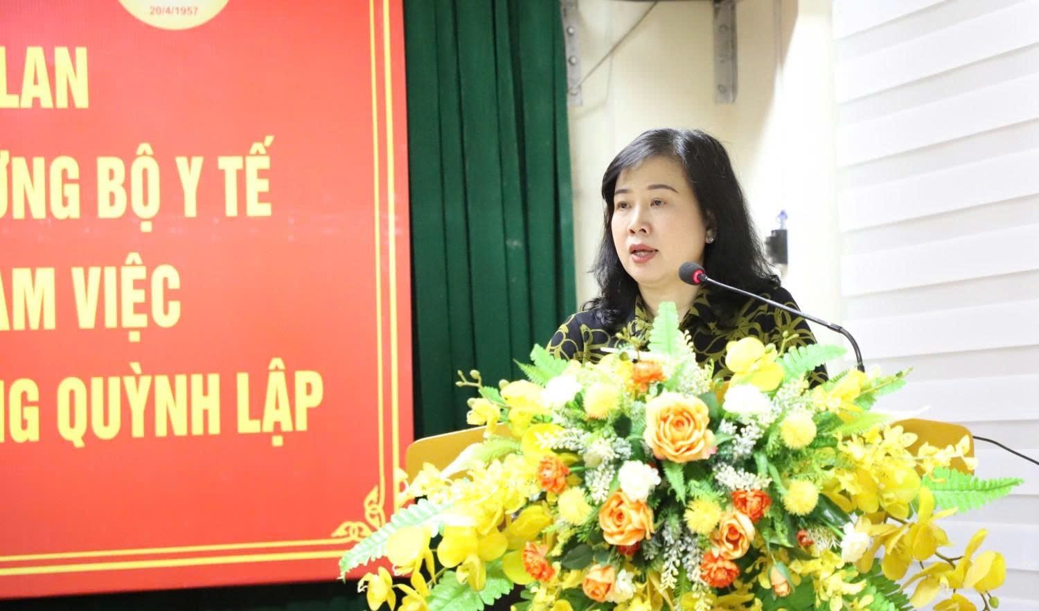Bộ trưởng Đào Hồng Lan: Sẽ bảo đảm chế độ tốt hơn cho cán bộ y tế điều trị bệnh phong- Ảnh 3.