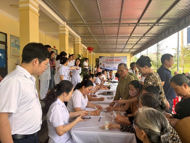 Hơn 15.000 người dân Nghệ An được khám sức khỏe miễn phí trong ngày đầu ra quân- Ảnh 3. Hơn 15.000 người dân Nghệ An được khám sức khỏe miễn phí trong ngày đầu ra quân- Ảnh 3.