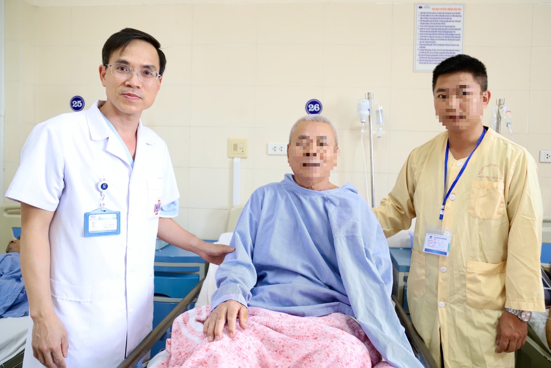 Cụ ông 74 tuổi vẫn quyết tâm chiến đấu với ung thư trực tràng- Ảnh 3. Cụ ông 74 tuổi vẫn quyết tâm chiến đấu với ung thư trực tràng- Ảnh 3.