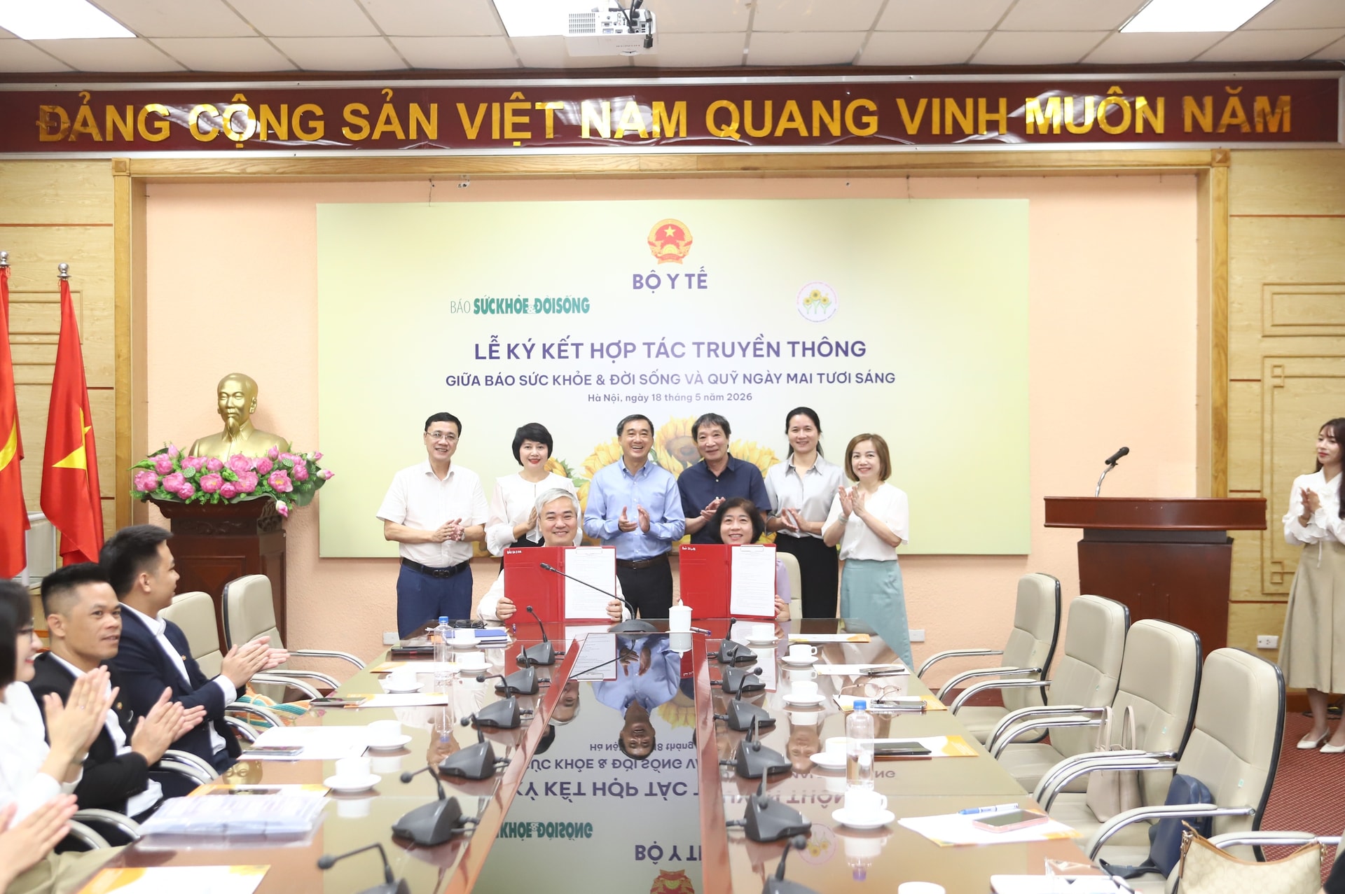 Báo Sức khỏe & Đời sống cùng Quỹ Ngày mai tươi sáng hợp tác lan tỏa thông điệp nhân ái, huy động hỗ trợ bệnh nhân ung thư- Ảnh 2. Báo Sức khỏe & Đời sống cùng Quỹ Ngày mai tươi sáng hợp tác lan tỏa thông điệp nhân ái, huy động hỗ trợ bệnh nhân ung thư- Ảnh 2.