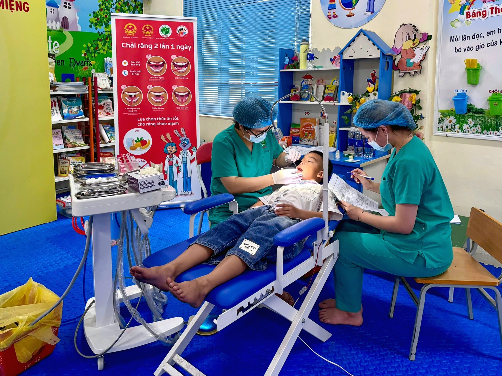Triển khai mô hình kết hợp công - tư chăm sóc sức khỏe răng miệng học đường- Ảnh 4. Triển khai mô hình kết hợp công - tư chăm sóc sức khỏe răng miệng học đường- Ảnh 4.