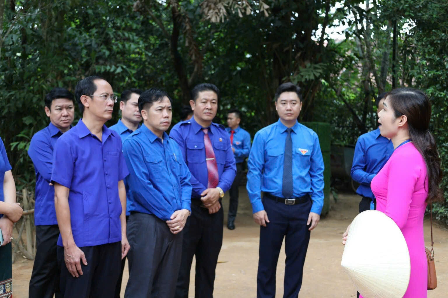 Học Bác từ những câu chuyện giản dị- Ảnh 2. Học Bác từ những câu chuyện giản dị- Ảnh 2.