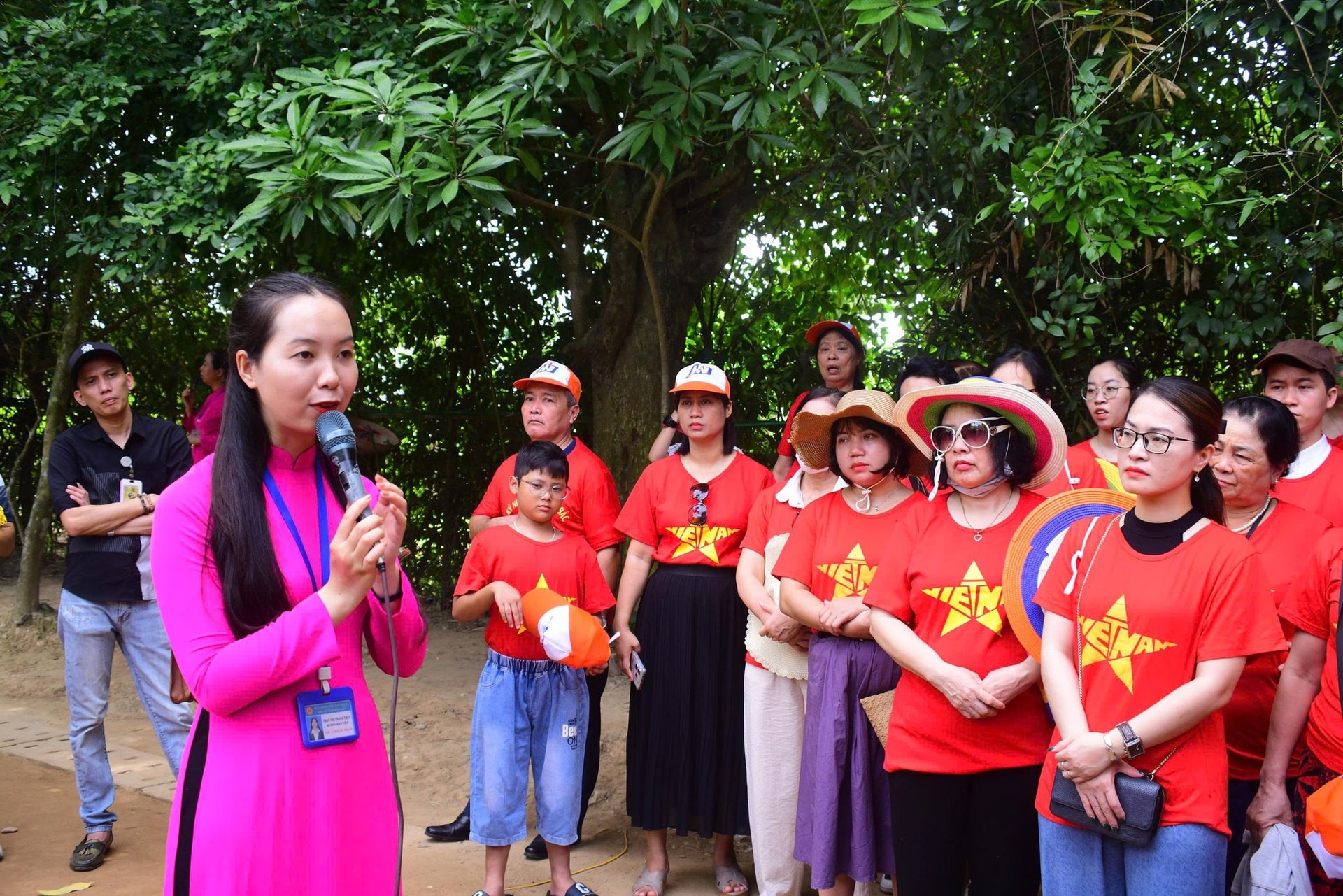 Học Bác từ những câu chuyện giản dị- Ảnh 4. Học Bác từ những câu chuyện giản dị- Ảnh 4.