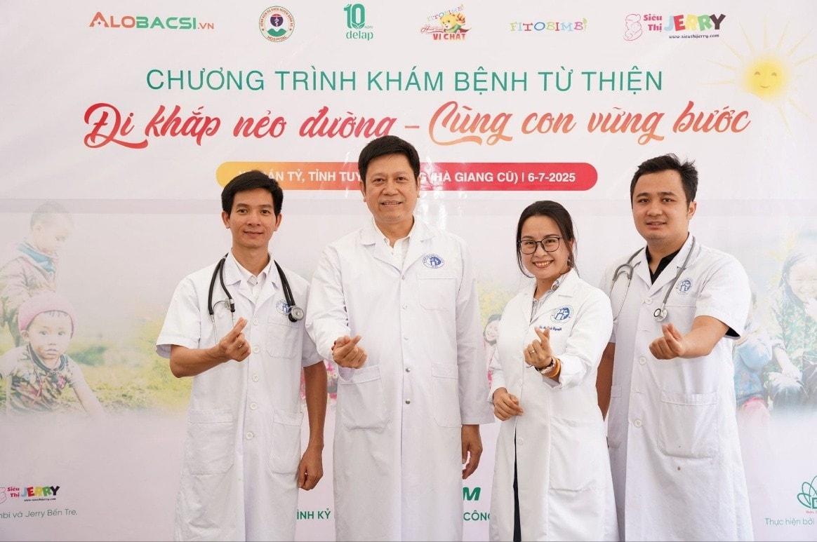 20 năm khoa Phẫu thuật tạo hình, Bệnh viện Xanh Pôn: Chữa lành khuyết hổng, rẽ hướng hàng vạn cuộc đời khiếm khuyết- Ảnh 3. 20 năm khoa Phẫu thuật tạo hình, Bệnh viện Xanh Pôn: Chữa lành khuyết hổng, rẽ hướng hàng vạn cuộc đời khiếm khuyết- Ảnh 3.