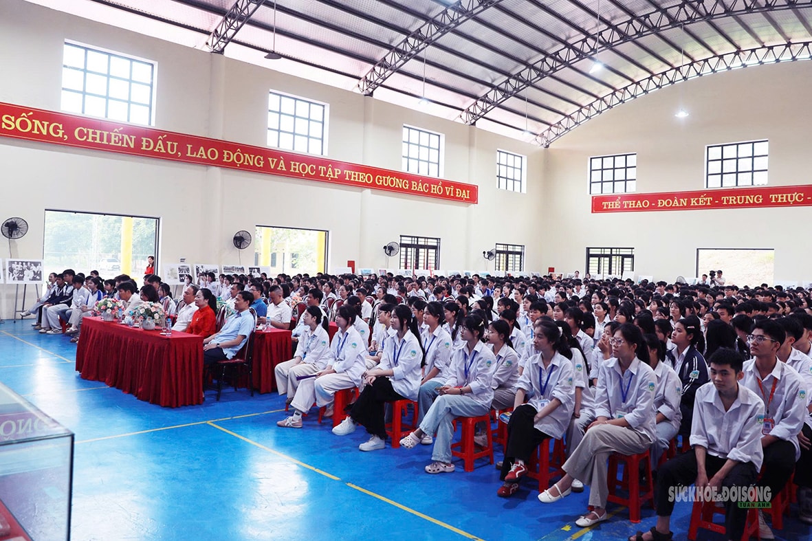 Theo dấu chân Bác qua những tư liệu lịch sử ở Đất Tổ- Ảnh 7. Theo dấu chân Bác qua những tư liệu lịch sử ở Đất Tổ- Ảnh 7.