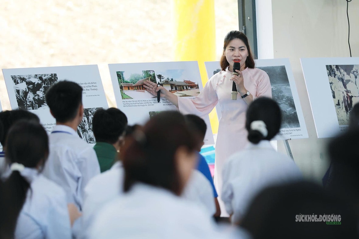 Theo dấu chân Bác qua những tư liệu lịch sử ở Đất Tổ- Ảnh 5. Theo dấu chân Bác qua những tư liệu lịch sử ở Đất Tổ- Ảnh 5.