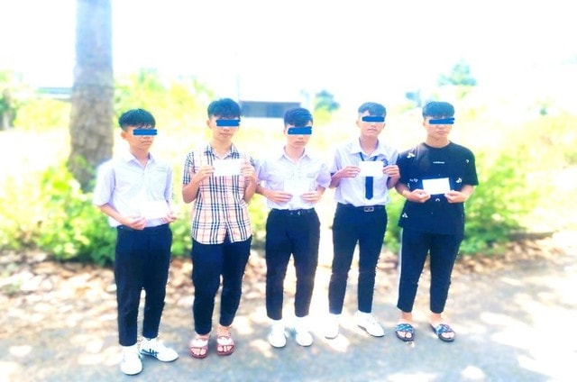 Khởi tố nhóm thiếu niên mang dao đi cướp tài sản- Ảnh 1.