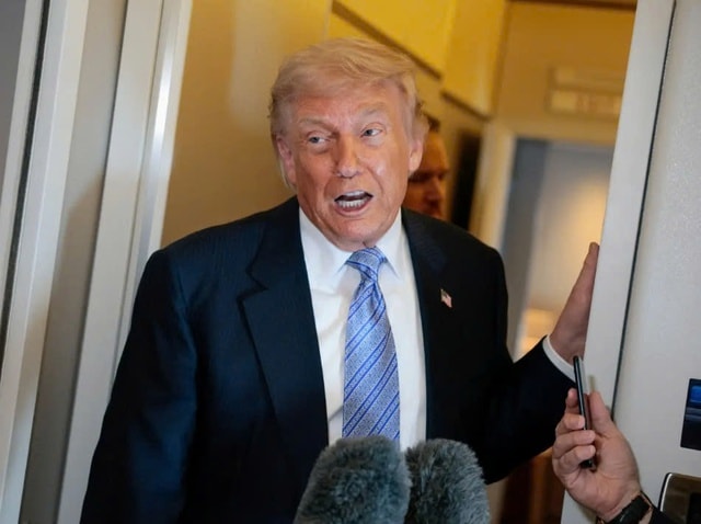 Ông Trump hoãn cuộc tấn công 'rất lớn' vào Iran trong 2-3 ngày- Ảnh 1. Ông Trump hoãn cuộc tấn công 'rất lớn' vào Iran trong 2-3 ngày- Ảnh 1.