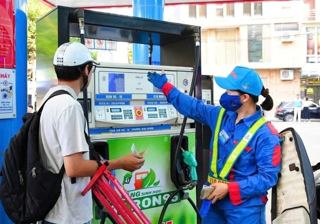 Sẽ xử lý nghiêm cửa hàng không chuyển đổi sang xăng sinh học E10- Ảnh 1.