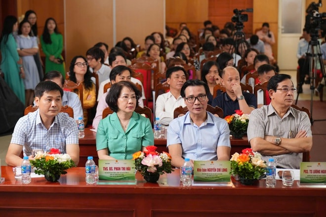 Cuộc thi “Cơ sở y tế không khói thuốc lá” lần II hướng tới môi trường bệnh viện văn minh, chất lượng và an toàn- Ảnh 4. Cuộc thi “Cơ sở y tế không khói thuốc lá” lần II hướng tới môi trường bệnh viện văn minh, chất lượng và an toàn- Ảnh 4.