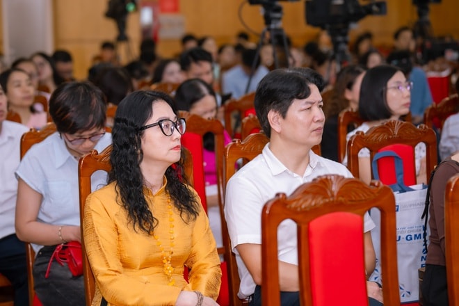 Cuộc thi “Cơ sở y tế không khói thuốc lá” lần II hướng tới môi trường bệnh viện văn minh, chất lượng và an toàn- Ảnh 6. Cuộc thi “Cơ sở y tế không khói thuốc lá” lần II hướng tới môi trường bệnh viện văn minh, chất lượng và an toàn- Ảnh 6.