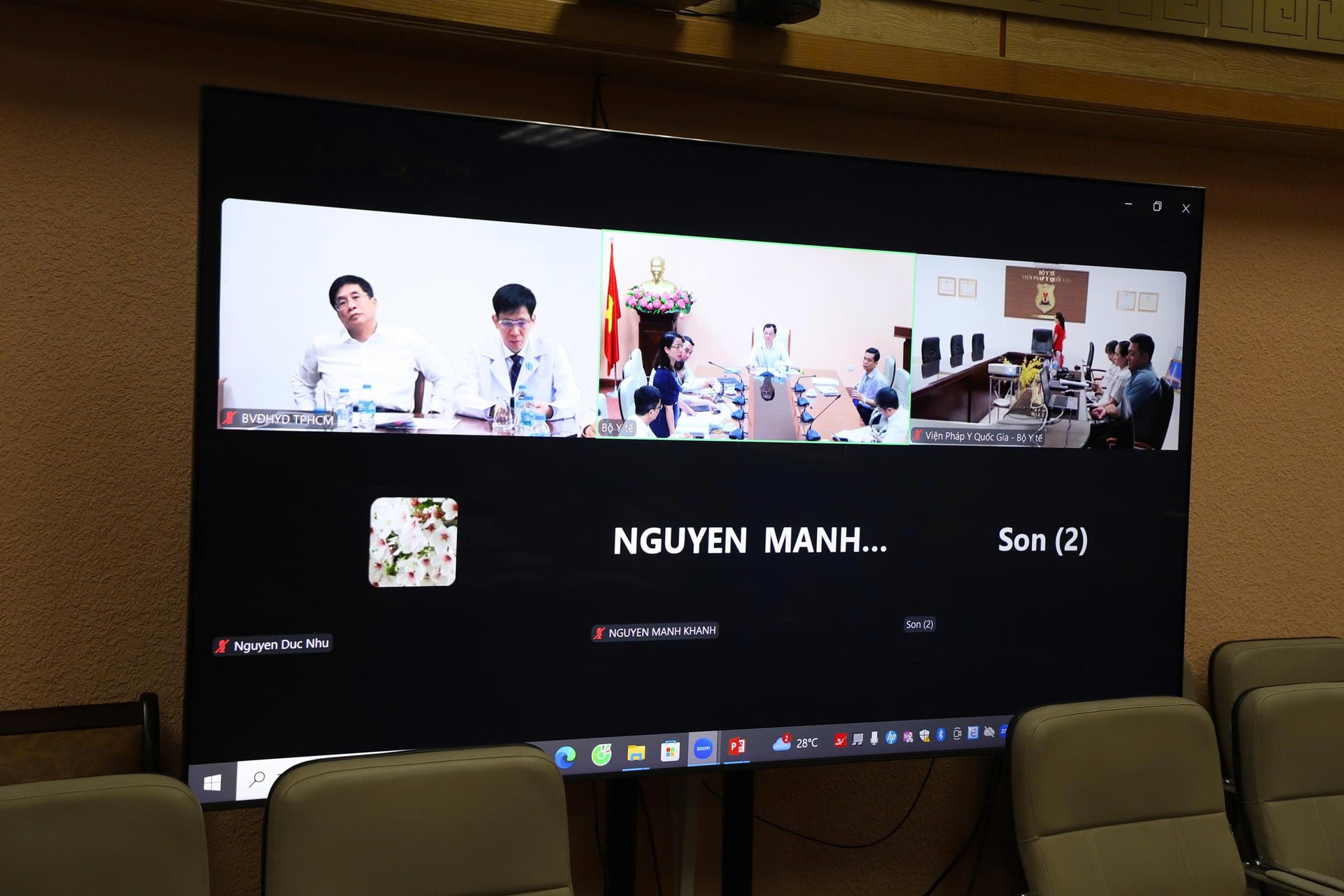 Thứ trưởng Nguyễn Tri Thức: Thúc đẩy ứng dụng các sáng kiến, đề tài khoa học vào điều trị thực tiễn- Ảnh 9. Thứ trưởng Nguyễn Tri Thức: Thúc đẩy ứng dụng các sáng kiến, đề tài khoa học vào điều trị thực tiễn- Ảnh 9.