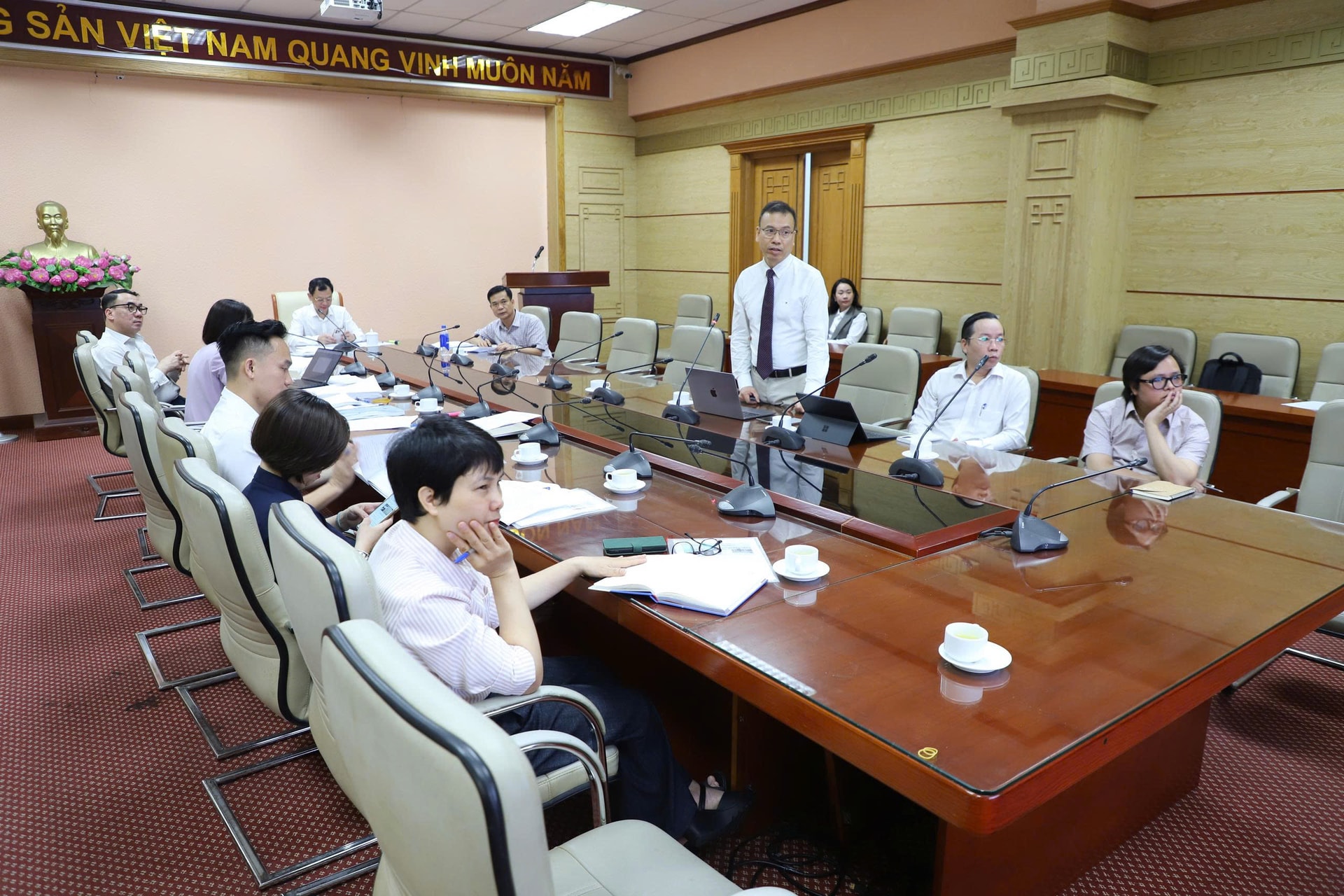 Thứ trưởng Nguyễn Tri Thức: Thúc đẩy ứng dụng các sáng kiến, đề tài khoa học vào điều trị thực tiễn- Ảnh 8. Thứ trưởng Nguyễn Tri Thức: Thúc đẩy ứng dụng các sáng kiến, đề tài khoa học vào điều trị thực tiễn- Ảnh 8.