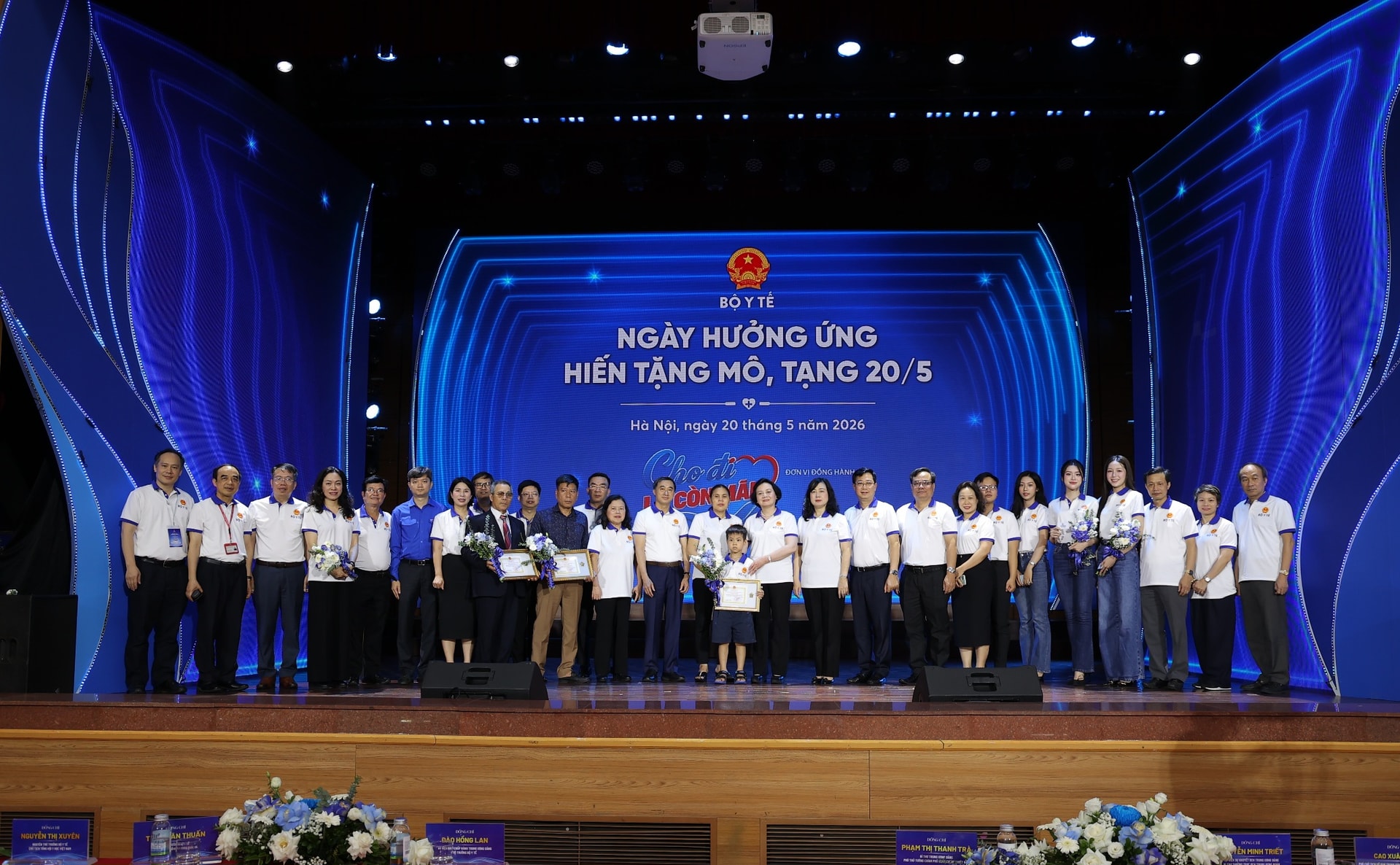Phó Thủ tướng Phạm Thị Thanh Trà kêu gọi lan tỏa mạnh mẽ phong trào hiến mô, tạng- Ảnh 7. Phó Thủ tướng Phạm Thị Thanh Trà kêu gọi lan tỏa mạnh mẽ phong trào hiến mô, tạng- Ảnh 7.