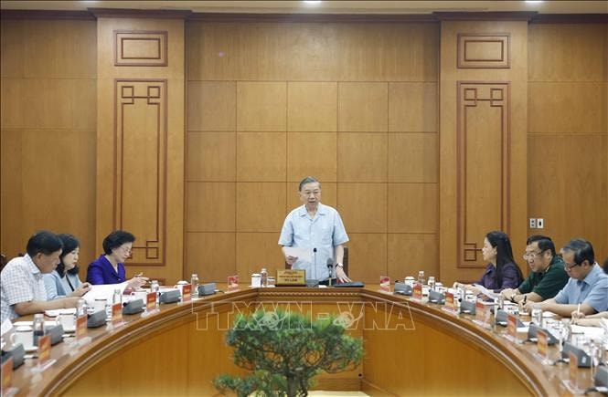 Tổng Bí thư, Chủ tịch nước Tô Lâm: Phát triển y học cổ truyền, chăm sóc sức khỏe nhân dân tốt hơn trong thời kỳ mới- Ảnh 2. Tổng Bí thư, Chủ tịch nước Tô Lâm: Phát triển y học cổ truyền, chăm sóc sức khỏe nhân dân tốt hơn trong thời kỳ mới- Ảnh 2.