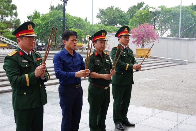 Đất mẹ đón 28 hài cốt liệt sĩ hy sinh tại chiến trường Lào trở về- Ảnh 3. Đất mẹ đón 28 hài cốt liệt sĩ hy sinh tại chiến trường Lào trở về- Ảnh 3.