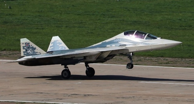 Tiêm kích Su-57 hai chỗ ngồi của Nga thực hiện chuyến bay thử đầu tiên- Ảnh 1.