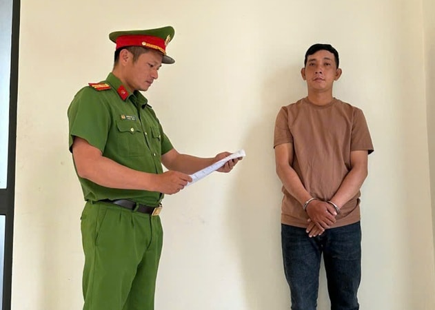 Bắt cựu nhân viên ngân hàng lừa đảo gần 1,7 tỷ đồng bằng chiêu đáo hạn vay- Ảnh 1.