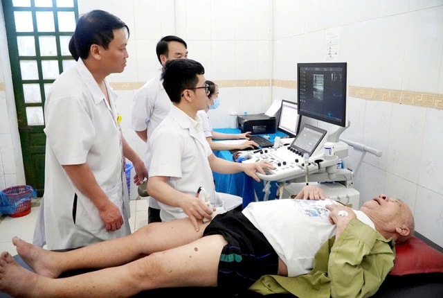 Hà Tĩnh nâng tầm chất lượng khám, chữa bệnh từ cơ sở: Người dân được hưởng lợi thiết thực- Ảnh 2. Hà Tĩnh nâng tầm chất lượng khám, chữa bệnh từ cơ sở: Người dân được hưởng lợi thiết thực- Ảnh 2.