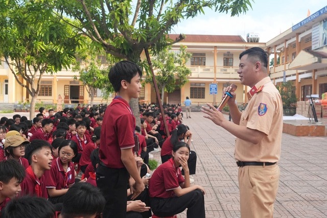Chung tay dựng 'lá chắn' phòng chống đuối nước cho trẻ em trong mùa hè- Ảnh 1.