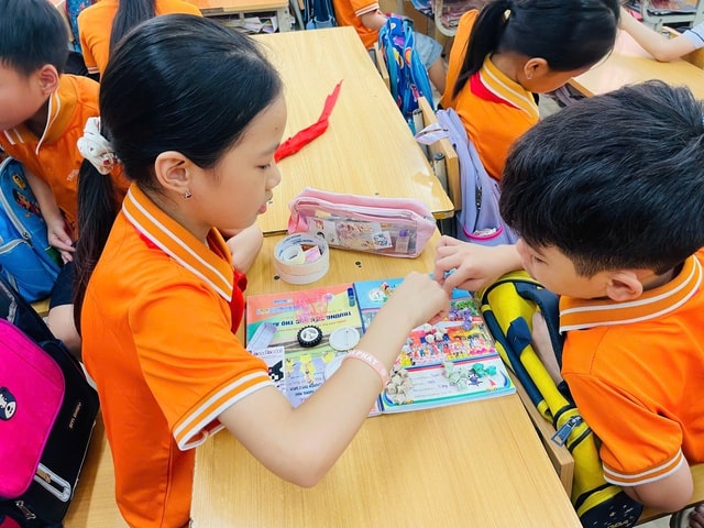 Nghỉ hè: Phụ huynh 'loay hoay' cho con học thêm hay đi trải nghiệm?- Ảnh 2.