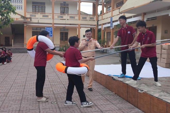 Chung tay dựng 'lá chắn' phòng chống đuối nước cho trẻ em trong mùa hè- Ảnh 4.