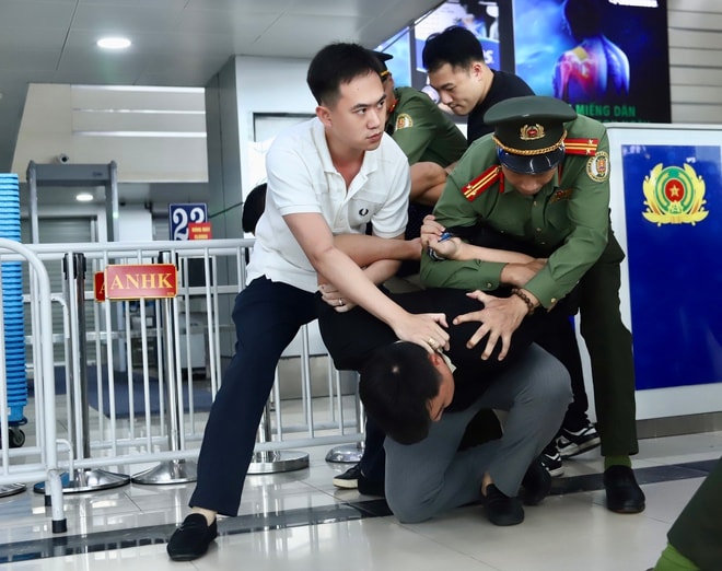 Diễn tập xử lý tình huống khẩn nguy an ninh sân bay- Ảnh 9.