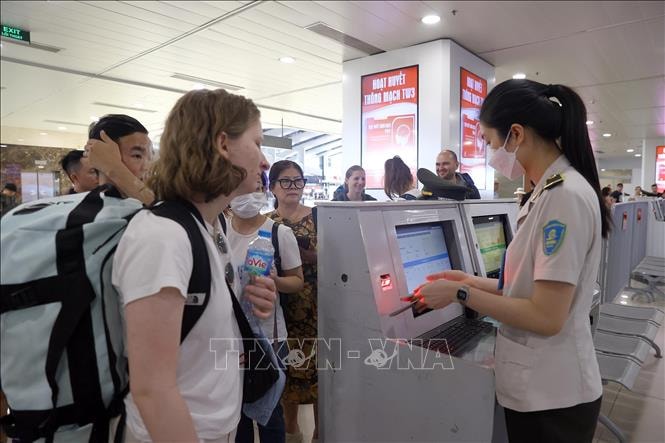 Hà Nội chủ động ứng phó nguy cơ dịch bệnh do virus Ebola xâm nhập- Ảnh 1. Hà Nội chủ động ứng phó nguy cơ dịch bệnh do virus Ebola xâm nhập- Ảnh 1.