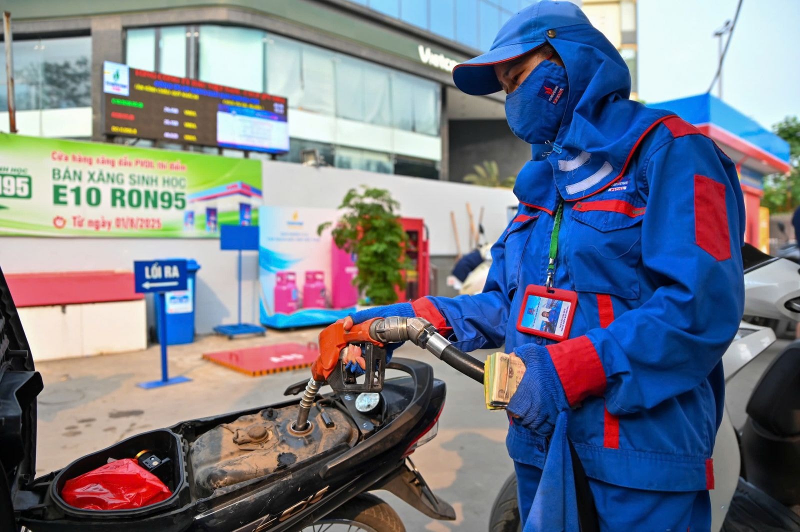 Từ 1/6/2026 cả nước dùng một loại xăng mới, người đi ô tô, xe máy cần đặc biệt lưu ý chi tiết này- Ảnh 1. Từ 1/6/2026 cả nước dùng một loại xăng mới, người đi ô tô, xe máy cần đặc biệt lưu ý chi tiết này- Ảnh 1.