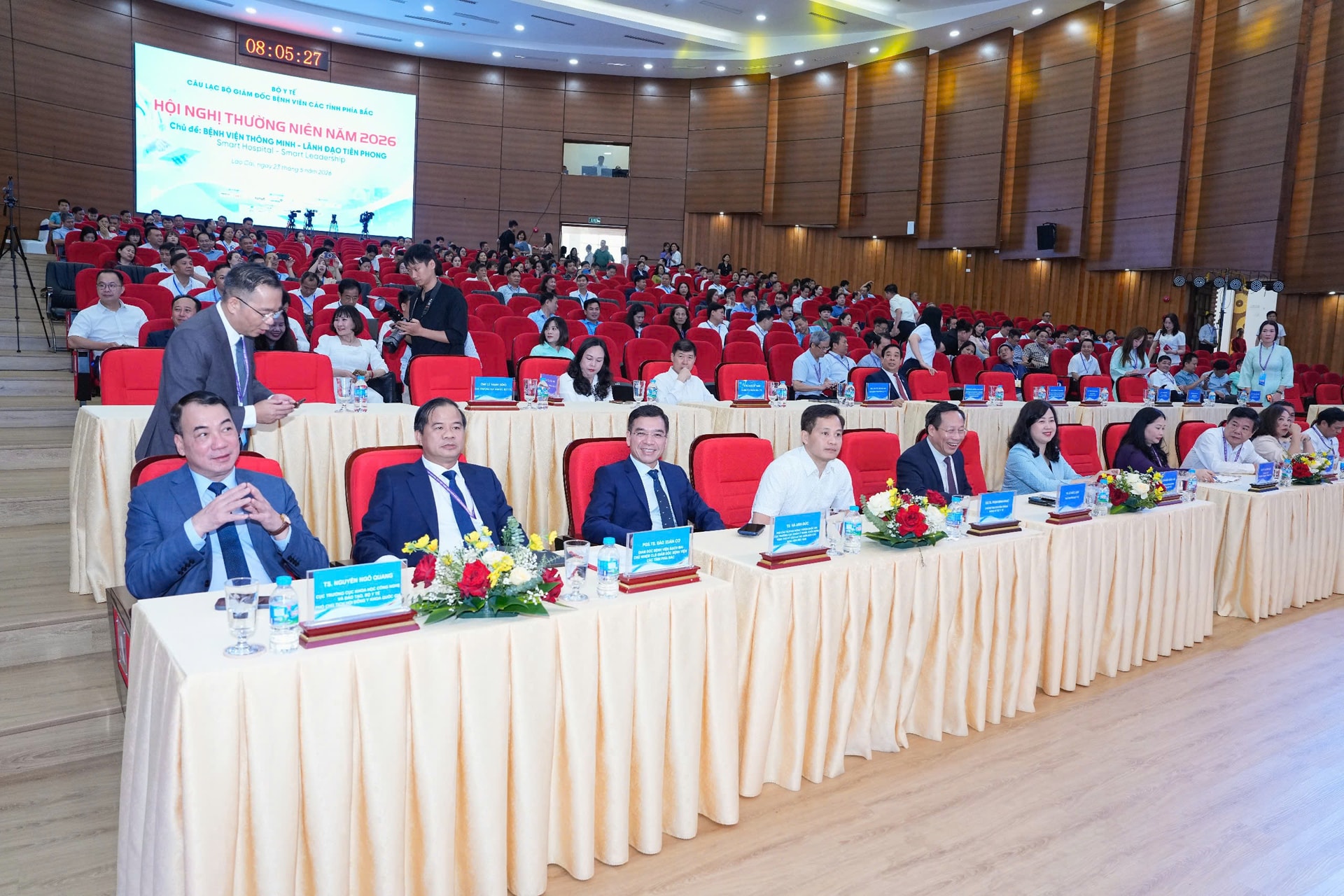 'Giám đốc bệnh viện phải là người có tầm nhìn, dám đổi mới, dám chịu trách nhiệm...'- Ảnh 5. 'Giám đốc bệnh viện phải là người có tầm nhìn, dám đổi mới, dám chịu trách nhiệm...'- Ảnh 5.