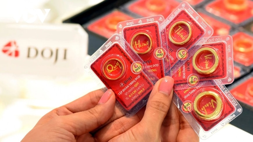 Giá vàng sáng 23/5 giảm xuống mức thấp nhất tuần- Ảnh 1.