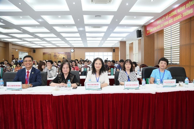 Già hóa dân số gia tăng, bệnh cơ xương khớp tạo áp lực lớn lên hệ thống y tế- Ảnh 3. Già hóa dân số gia tăng, bệnh cơ xương khớp tạo áp lực lớn lên hệ thống y tế- Ảnh 3.