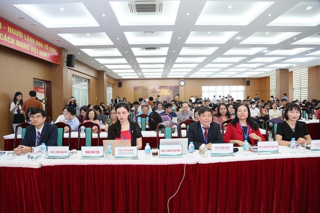 Già hóa dân số gia tăng, bệnh cơ xương khớp tạo áp lực lớn lên hệ thống y tế- Ảnh 2. Già hóa dân số gia tăng, bệnh cơ xương khớp tạo áp lực lớn lên hệ thống y tế- Ảnh 2.