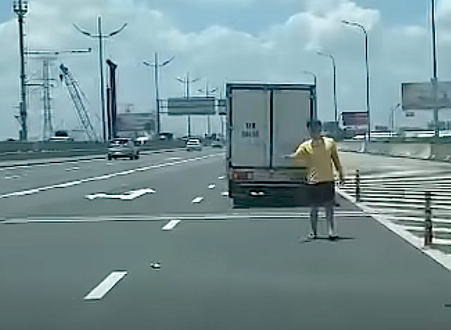 dừng xe trên cao tốc
