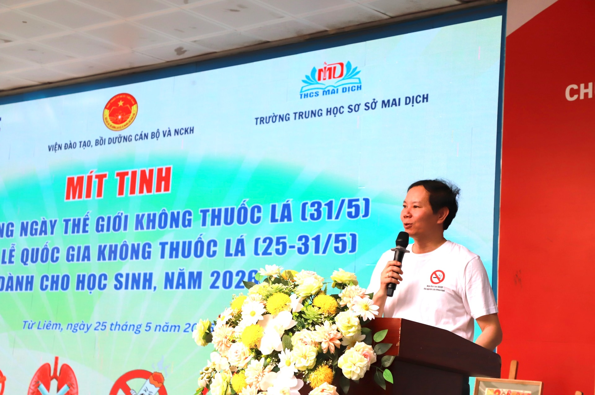 Giờ học đặc biệt về sức khỏe và xây dựng trường học an toàn, văn minh và không khói thuốc- Ảnh 1. Giờ học đặc biệt về sức khỏe và xây dựng trường học an toàn, văn minh và không khói thuốc- Ảnh 1.