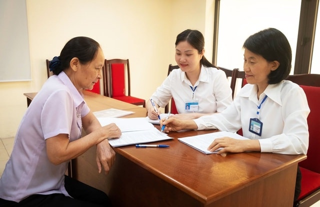 Cán bộ y tế tham gia tiếp công dân được hưởng chế độ bồi dưỡng từ 1/7- Ảnh 1.