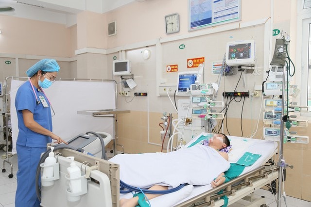 Bé trai 12 tuổi đuối nước nguy kịch, thoát cửa tử nhờ 'thời gian vàng'- Ảnh 1.