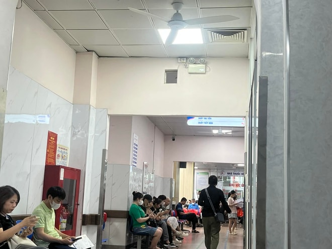 Những khoảng mát giữa bệnh viện ngày nắng nóng- Ảnh 8.