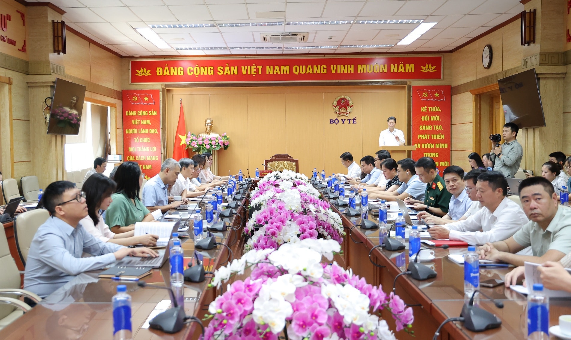 Bộ Y tế hướng dẫn triển khai Luật Phòng bệnh: Đẩy nhanh khám sức khỏe định kỳ, tăng đầu tư y tế dự phòng- Ảnh 5.