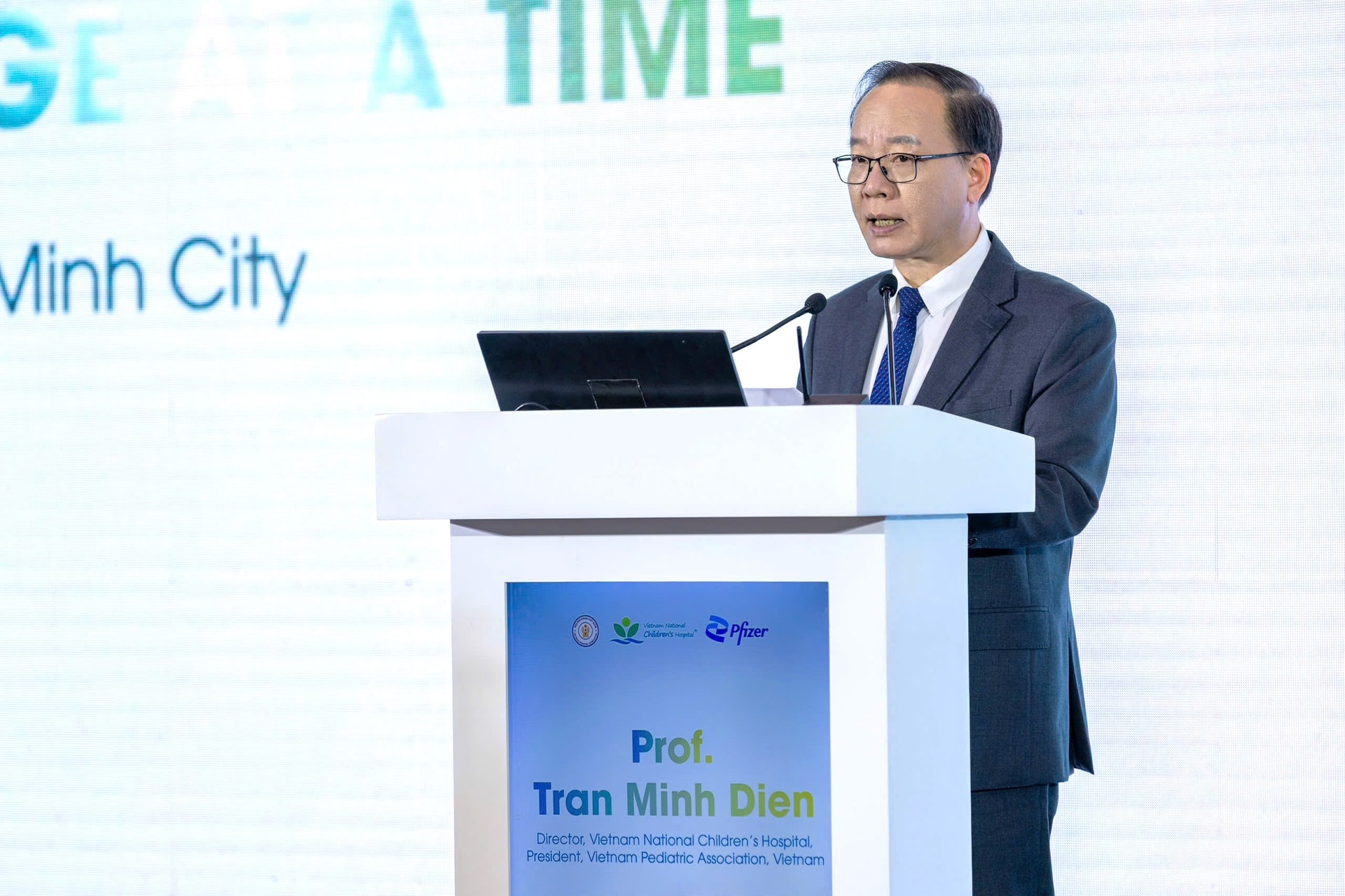 Nhiều bệnh hô hấp nguy hiểm gia tăng ở trẻ em, chuyên gia kêu gọi chuyển mạnh sang dự phòng- Ảnh 2.