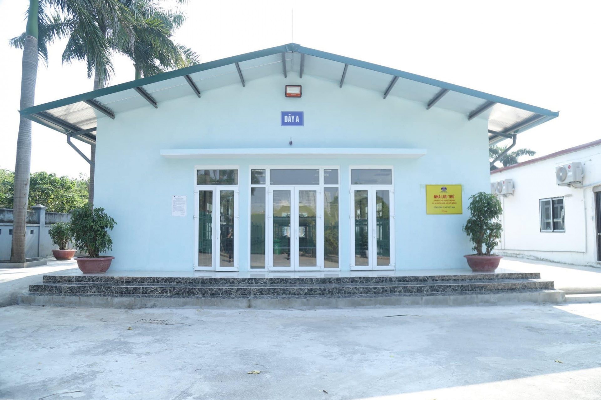 Tăng bàn khám, mở cửa từ 5 giờ sáng... để giảm áp lực cho bệnh nhân ung thư ngày nắng nóng- Ảnh 4. Tăng bàn khám, mở cửa từ 5 giờ sáng... để giảm áp lực cho bệnh nhân ung thư ngày nắng nóng- Ảnh 4.