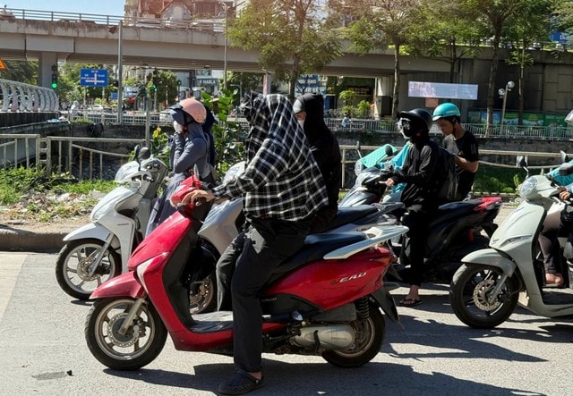 Hà Nội hôm nay có thể thiết lập kỷ lục về nhiệt độ nắng nóng- Ảnh 1. Hà Nội hôm nay có thể thiết lập kỷ lục về nhiệt độ nắng nóng- Ảnh 1.
