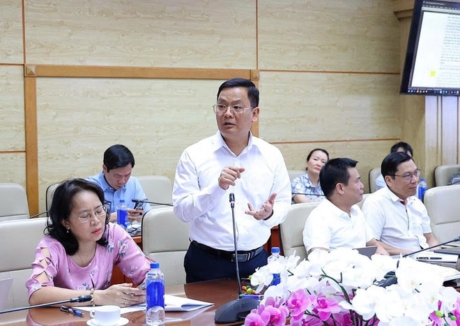 Bộ trưởng Đào Hồng Lan: Triển khai hiệu quả, đồng bộ khám sức khỏe định kỳ, bảo đảm quyền lợi cho người dân- Ảnh 2.