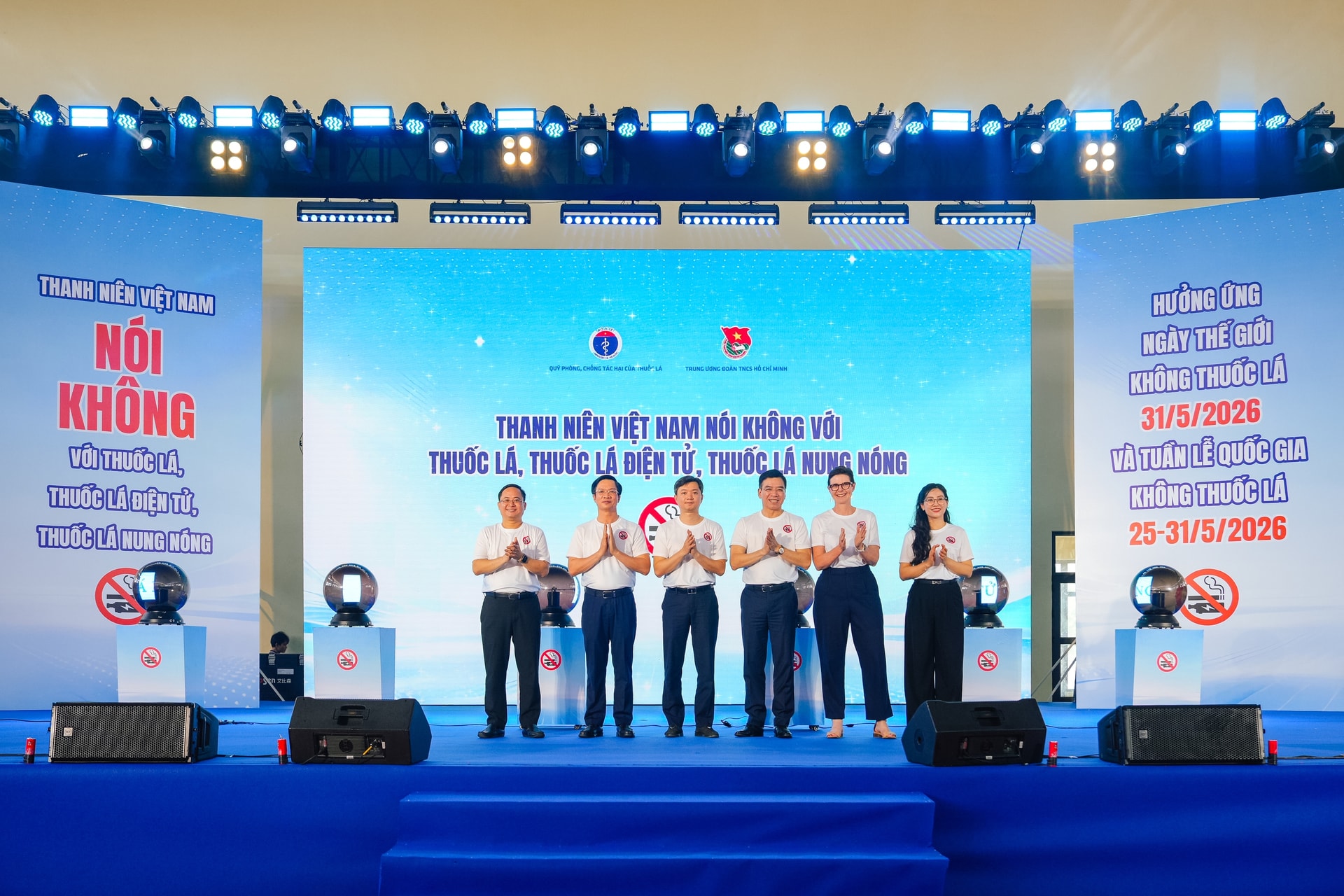 Trẻ em có nguy cơ sử dụng thuốc lá điện tử cao gấp 9 lần so với người lớn- Ảnh 1. Trẻ em có nguy cơ sử dụng thuốc lá điện tử cao gấp 9 lần so với người lớn- Ảnh 1.