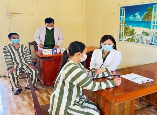 Những đồ vật không được đưa vào trại giam từ 1/7- Ảnh 2.