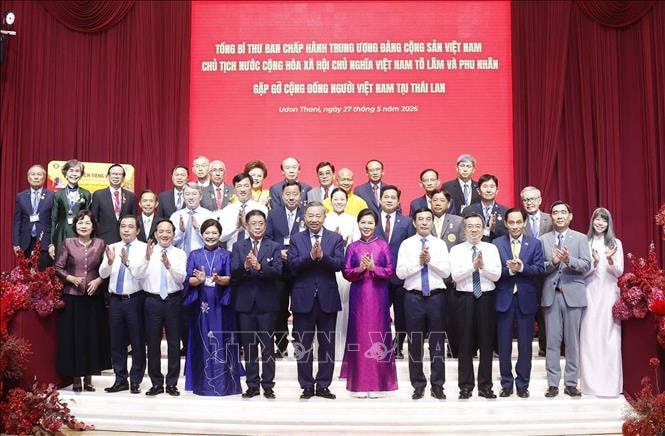 Tổng Bí thư, Chủ tịch nước Tô Lâm gặp gỡ cộng đồng người Việt Nam tại Thái Lan- Ảnh 4.